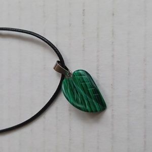4/$80 New Leaf Shaped Malachite Crystal Pendant Necklace